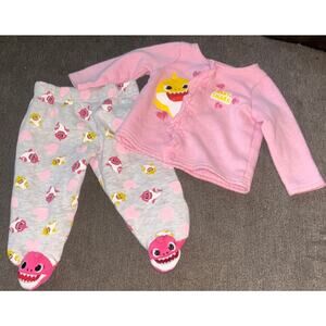 Pinkfrog Baby Shark Two-Piece Pink & Gray Footed Winter Outfit 6-9 Months